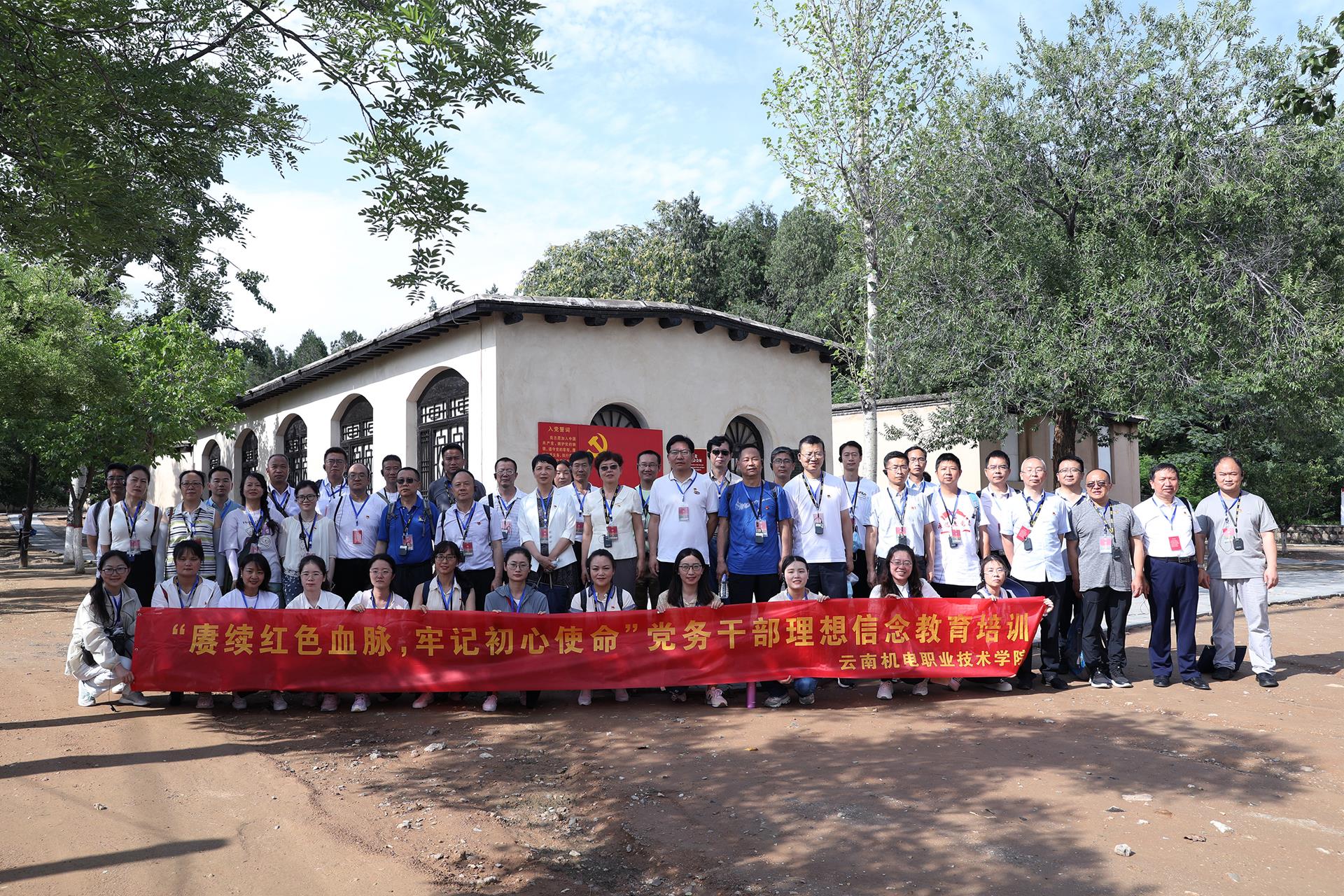 214b73e50a7840a38a74266583840145.jpg 214b73e50a7840a38a74266583840145.jpg