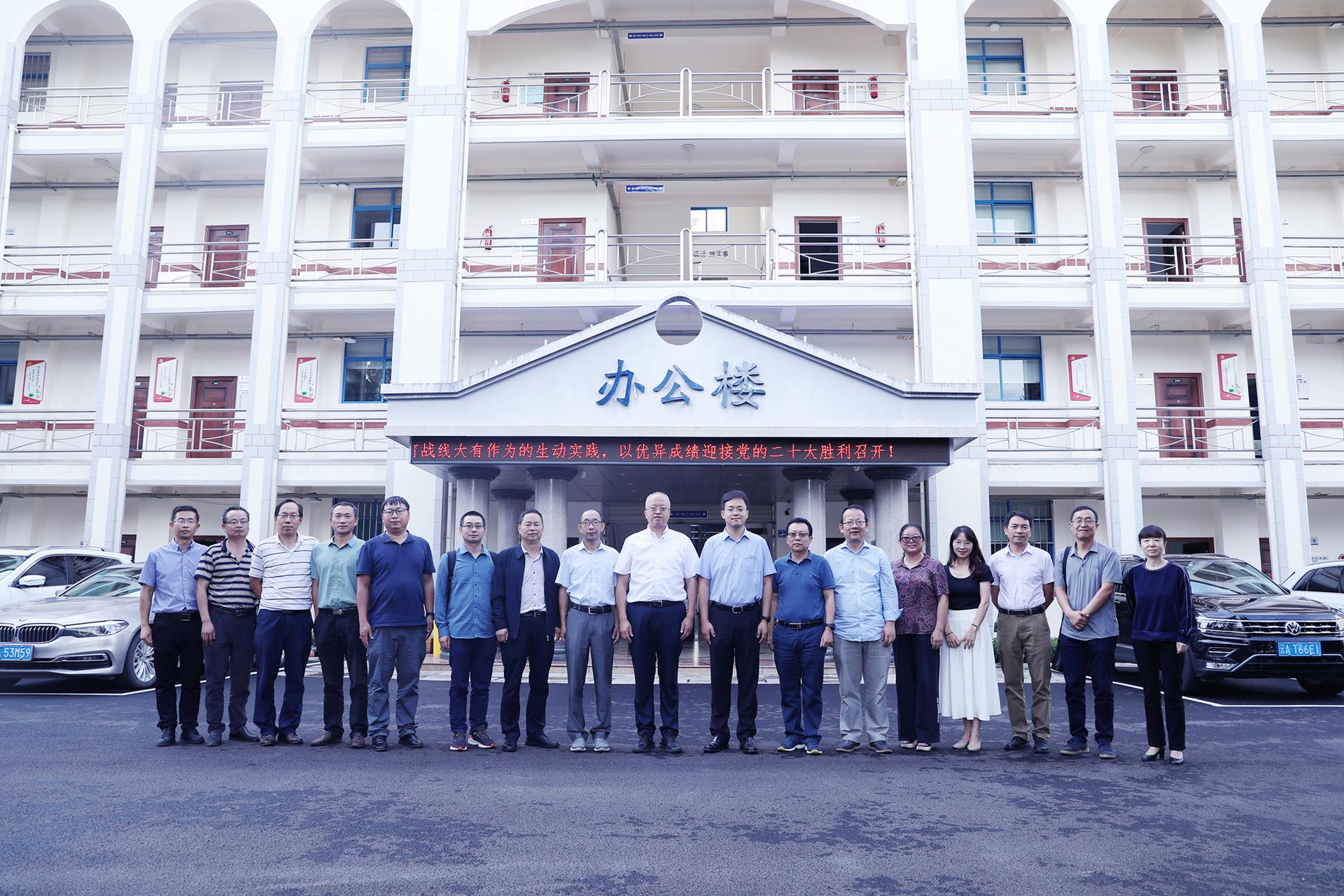 ef5bcee1a3fc4da0a9b15c08a23e4eaa.jpg ef5bcee1a3fc4da0a9b15c08a23e4eaa.jpg