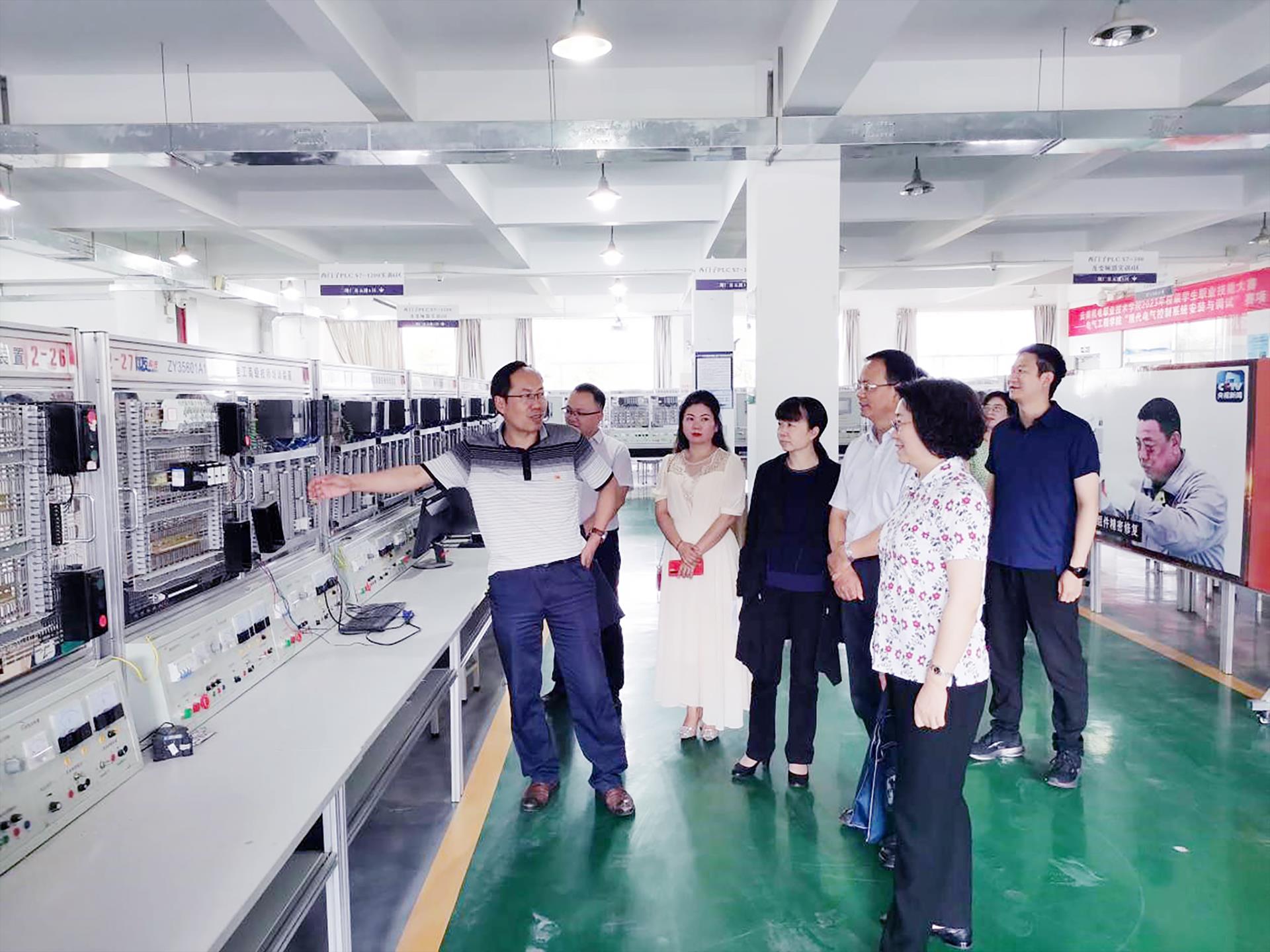 e58cf8d771334a83afc29d7252156f06.jpg e58cf8d771334a83afc29d7252156f06.jpg