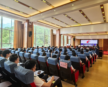 逐梦蓝天・启航地面 ——民航技术产业学院携手东方航空云南有限公司举办招聘宣讲会